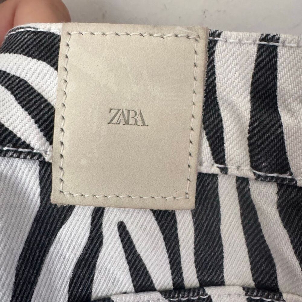 Zara High Waisted Zebra Print Straight Leg Jeans Size 10 - Picture 6 of 6